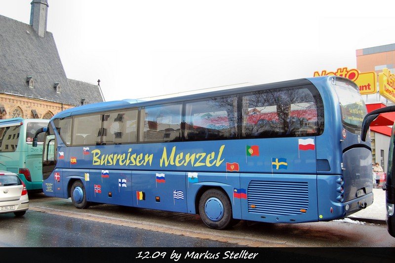 KM-BM 363 des kleinen Unternehmens Busreisen Menzel in der Zwickauer Katharinenstrae.