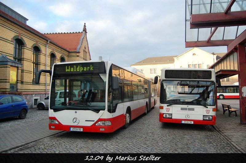 Z-SV 92 und 24 an der Zentralhaltestelle Zwickau.
